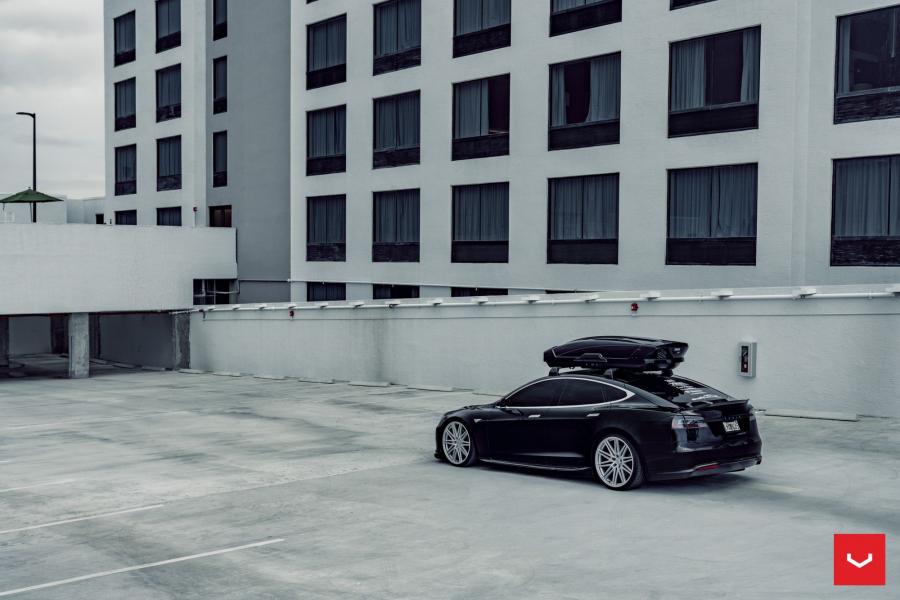  Tesla Model S P85+ on Vossen Wheels (CV10) 2019 года  (фото 6 из 14)
